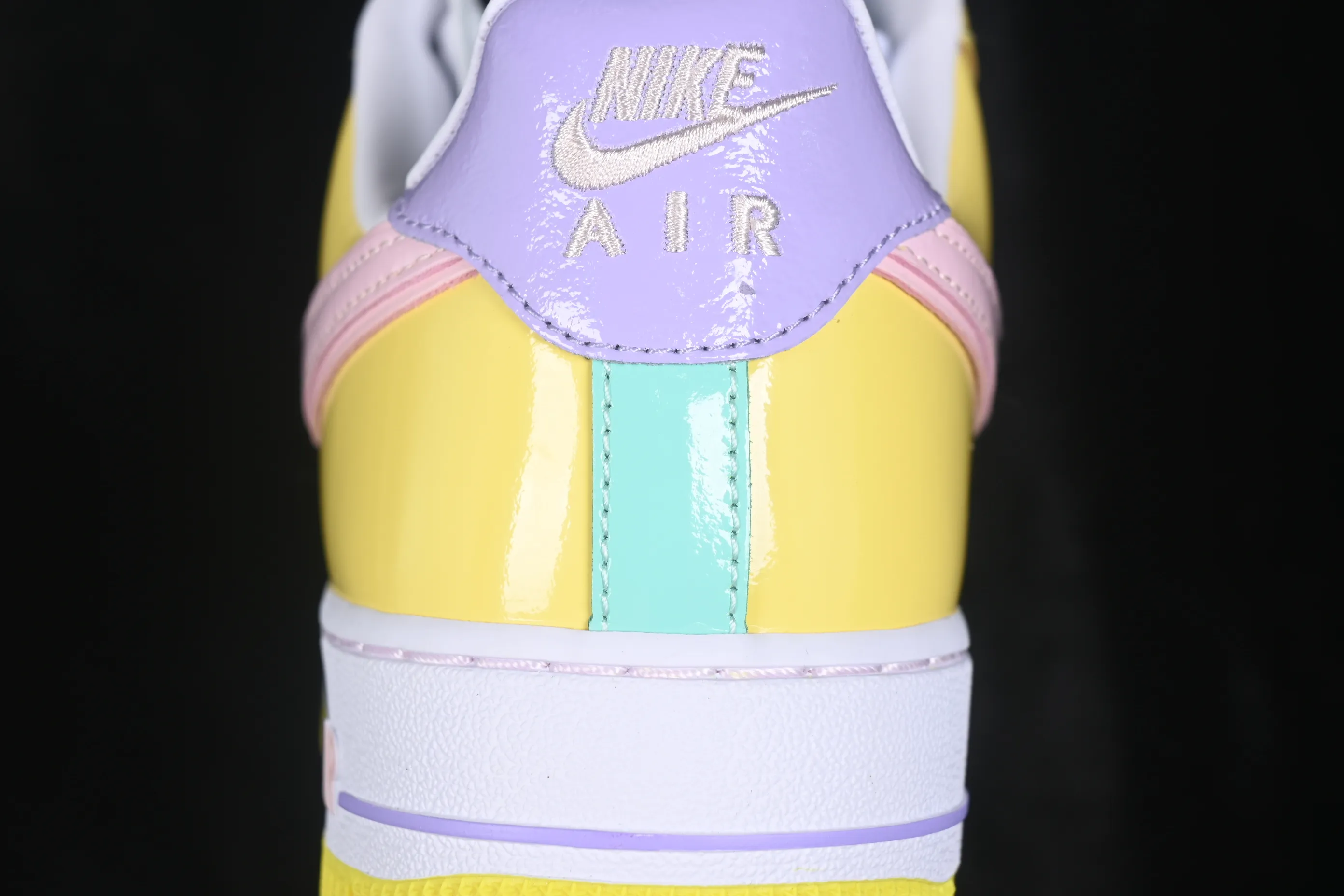 All categories Nk Air Force 1 Air Force series Nk Air Force 1 Low Air Force low-top Nike Air Force 1'07 Low patent leather color matching Air Force 1 low-top casual sneakers IQ9706-701